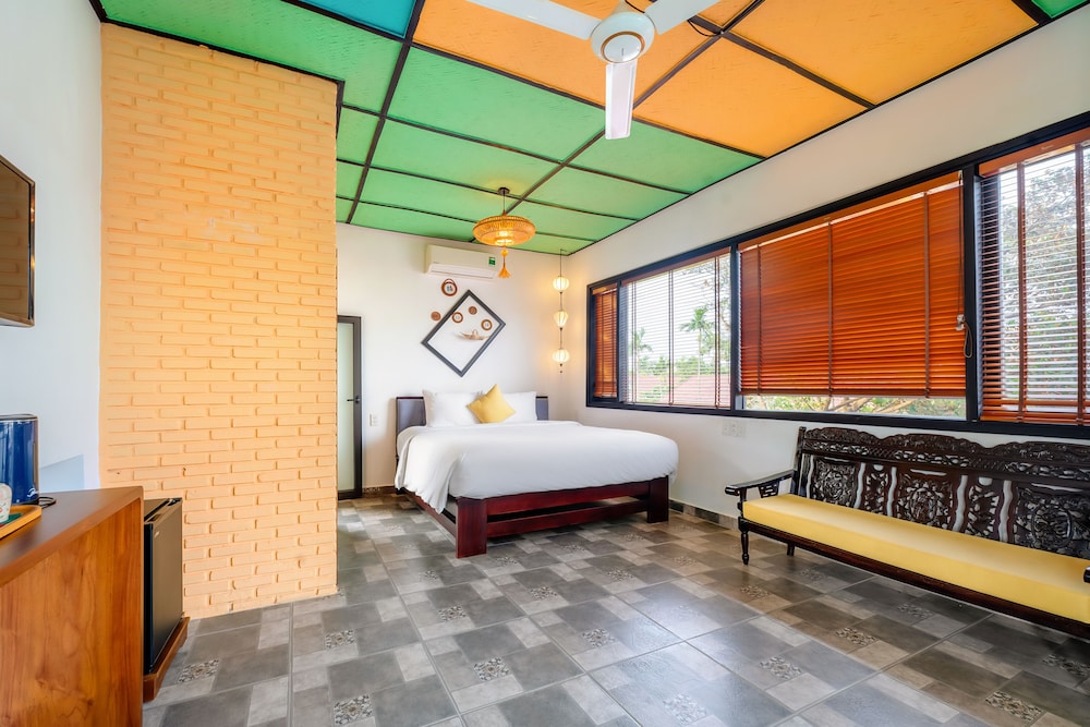 sunkissed paddy hoi an villa