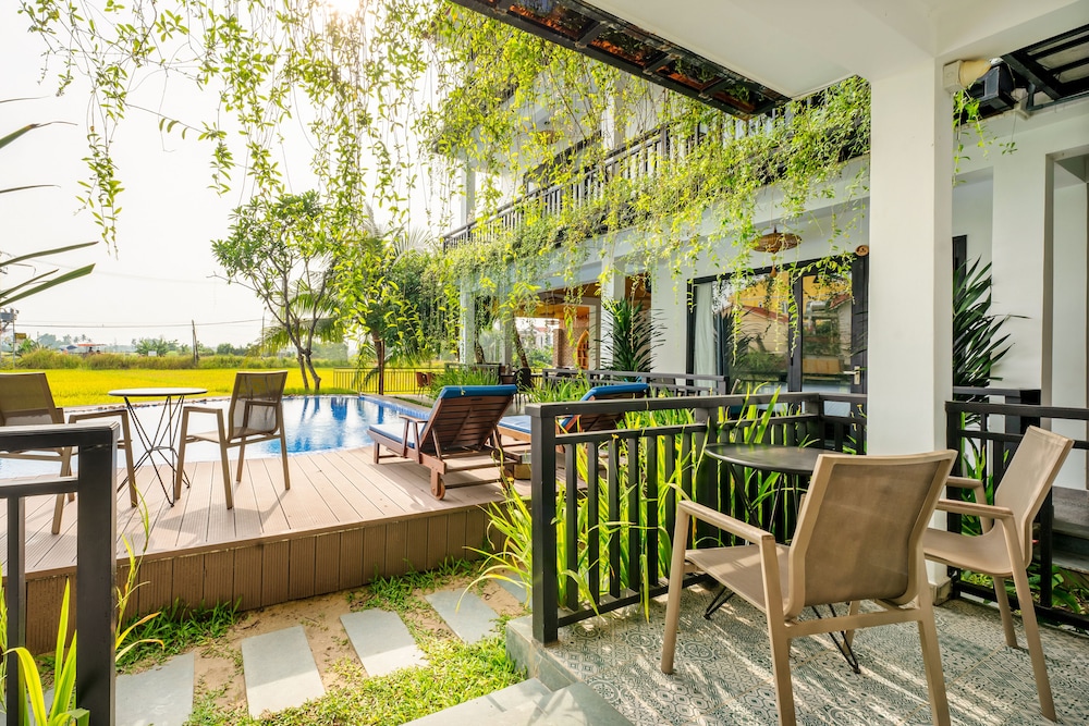 sunkissed paddy hoi an villa