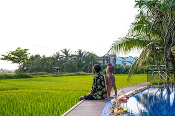 sunkissed paddy hoi an villa