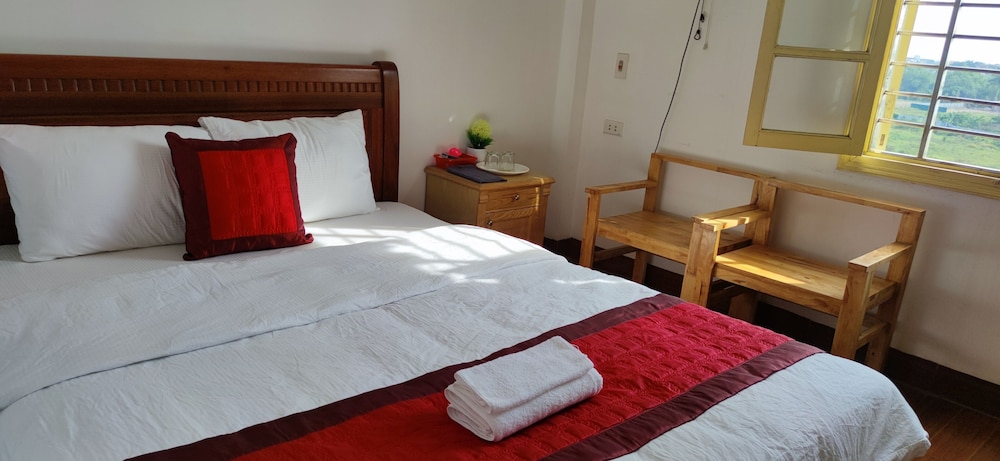 thanh huong 99 hotel noi bai