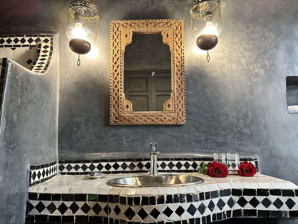 riad malaika