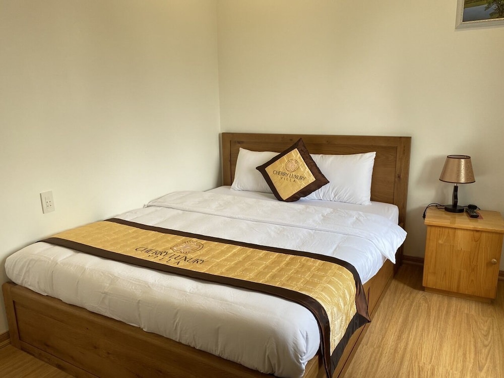cherry luxury hotel