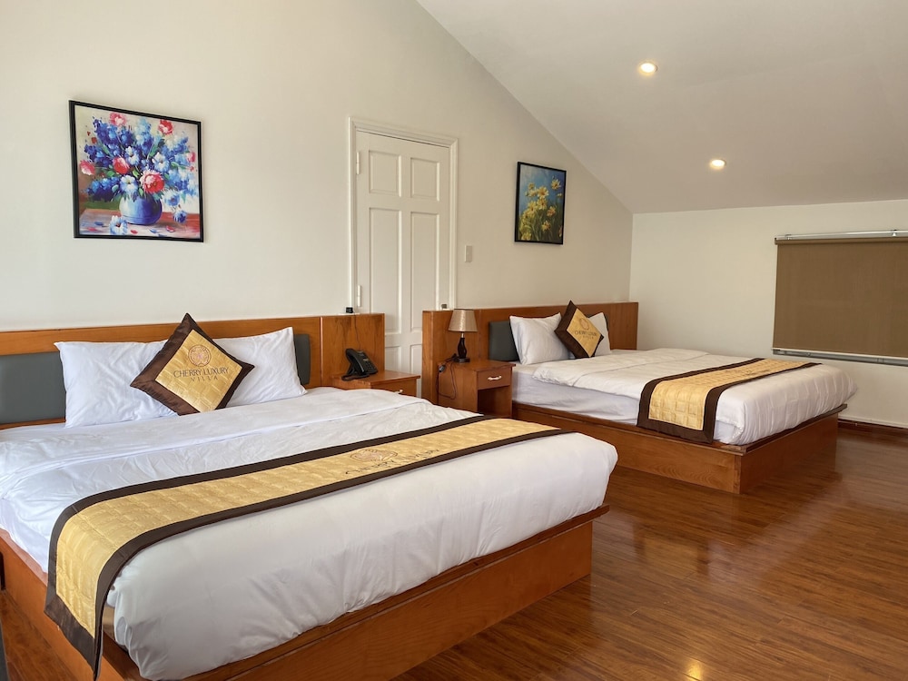 cherry luxury hotel