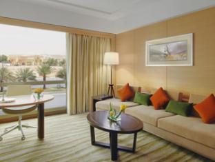 doubletree by hilton riyadh al muroj business gate