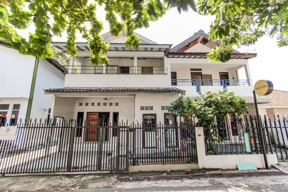 spot on 91374 asia stay semarang syariah