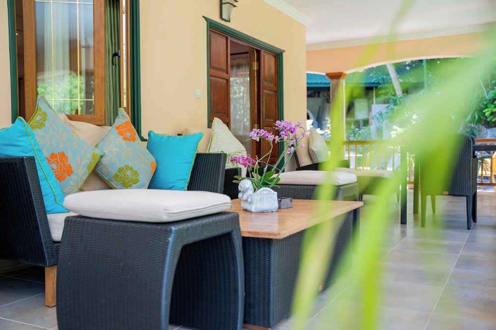 pension michel villa roche bois