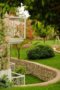 white otel