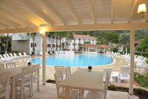 white otel