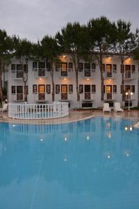 white otel