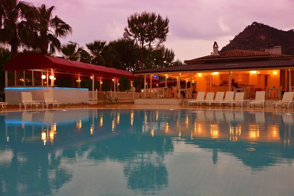 white otel