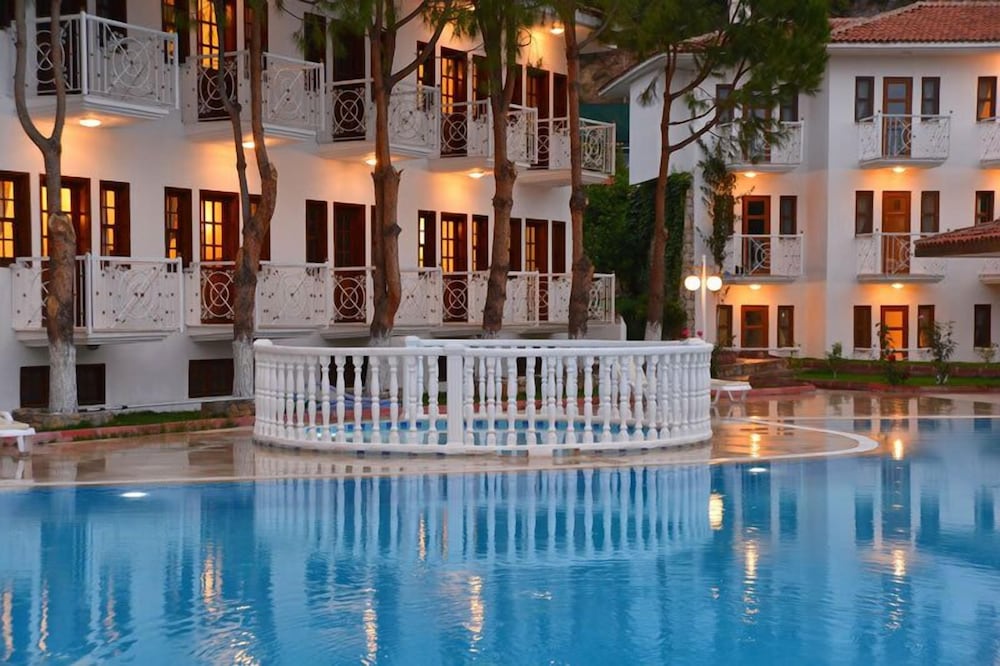 white otel