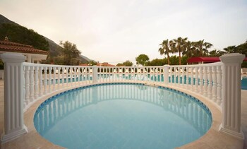 white otel