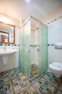 white otel
