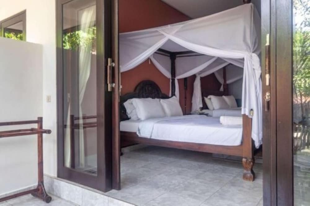 rising star dive resort