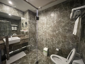 Le Cannes Hotel,Chiang Mai>>Chang Khlan,2.5 star