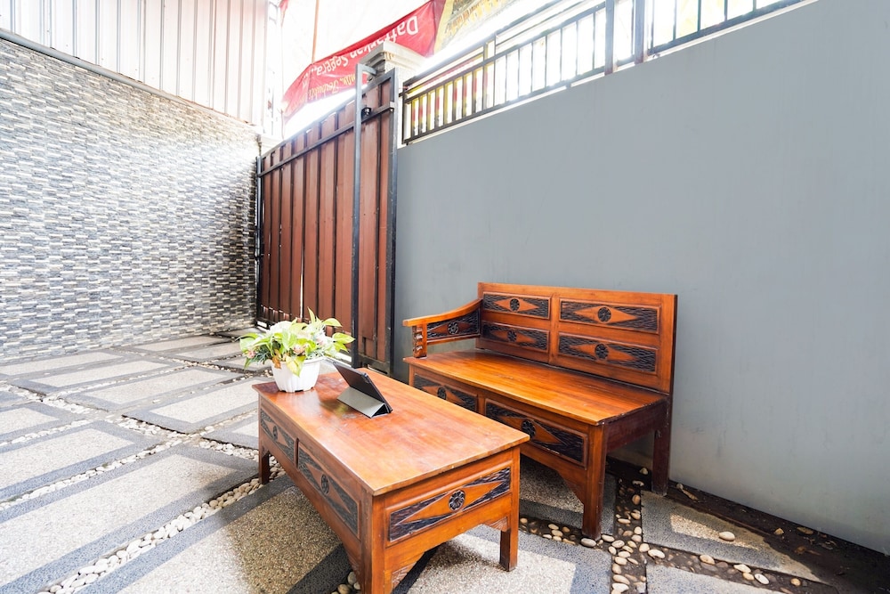oyo 91827 tutus homestay syariah