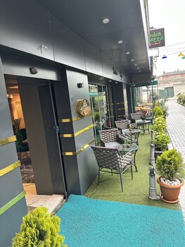 crowned plus hotel