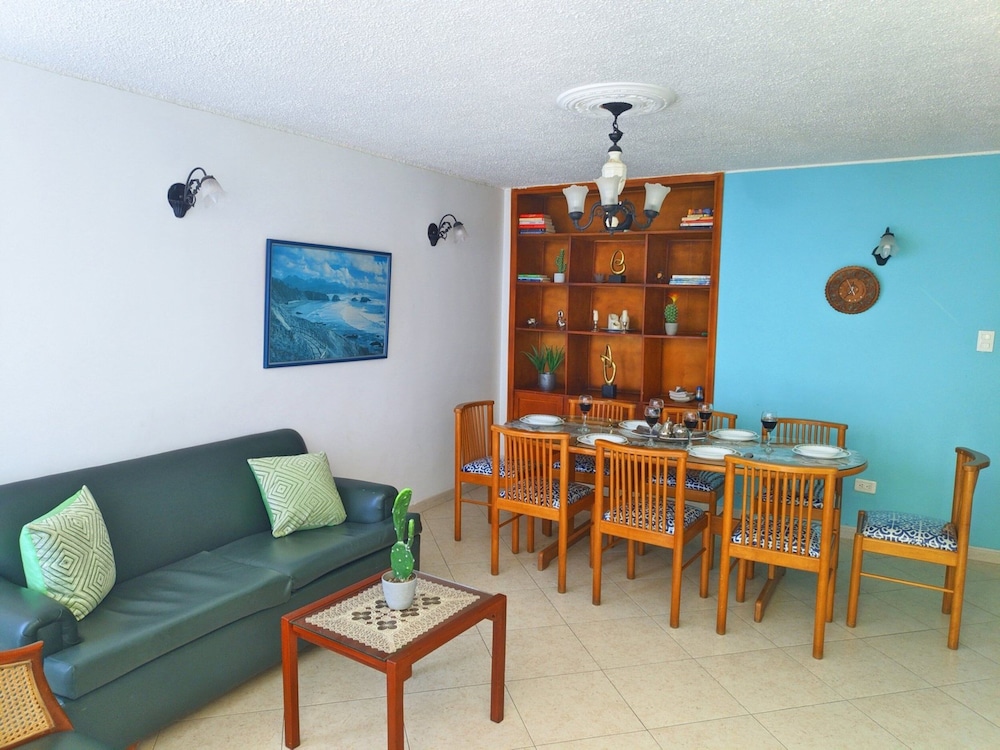 apartamento 3 dormitorios cerca al mar