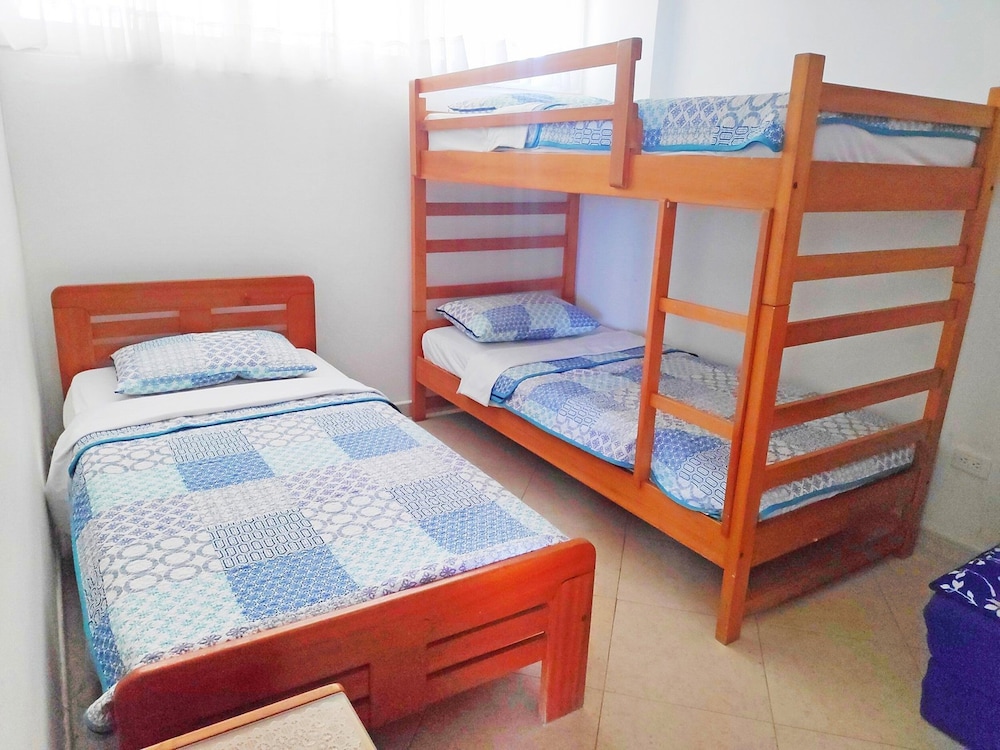apartamento 3 dormitorios cerca al mar