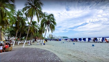 apartamento 3 dormitorios cerca al mar