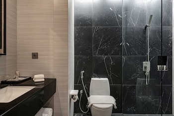 whiz luxe hotel spazio surabaya