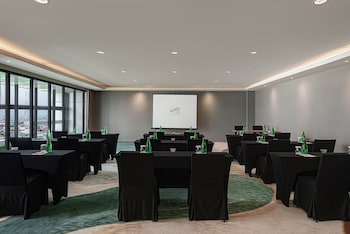 whiz luxe hotel spazio surabaya