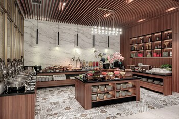 whiz luxe hotel spazio surabaya