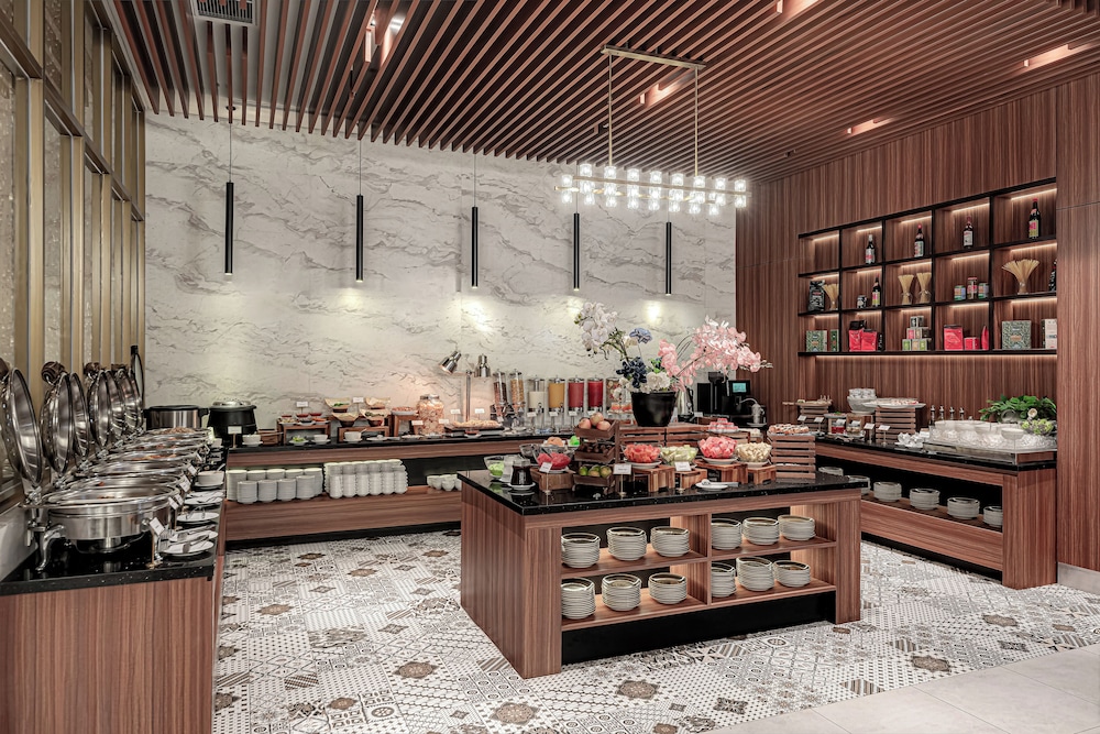 whiz luxe hotel spazio surabaya