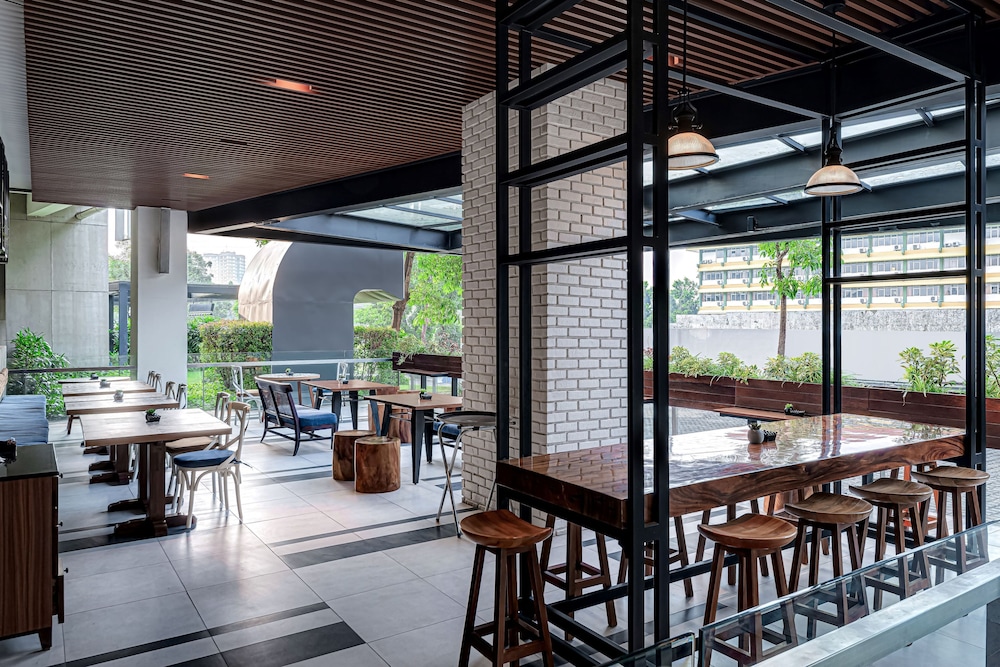 whiz luxe hotel spazio surabaya