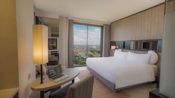 whiz luxe hotel spazio surabaya