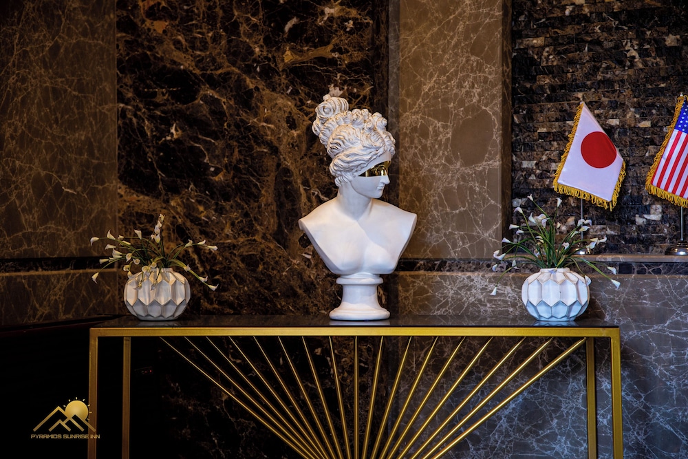 pyramids sunrise inn