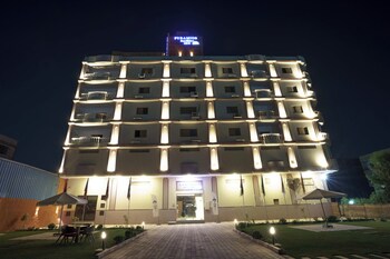 pyramids sunrise inn