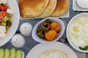 pyramids sunrise inn