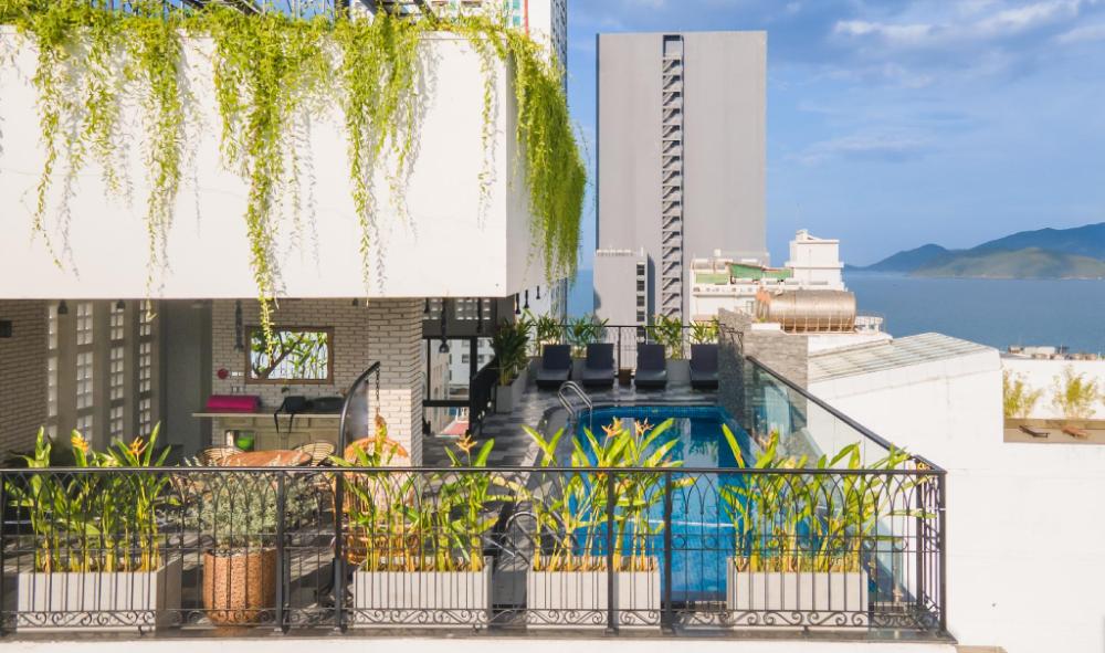 aaron boutique hotel