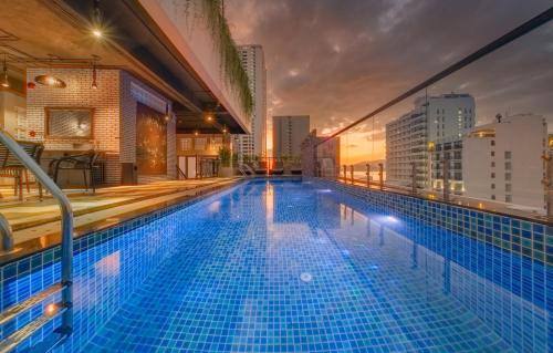 aaron boutique hotel