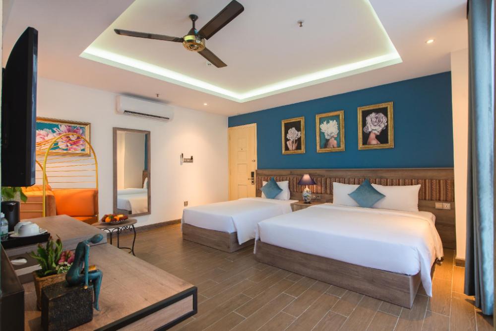 aaron boutique hotel