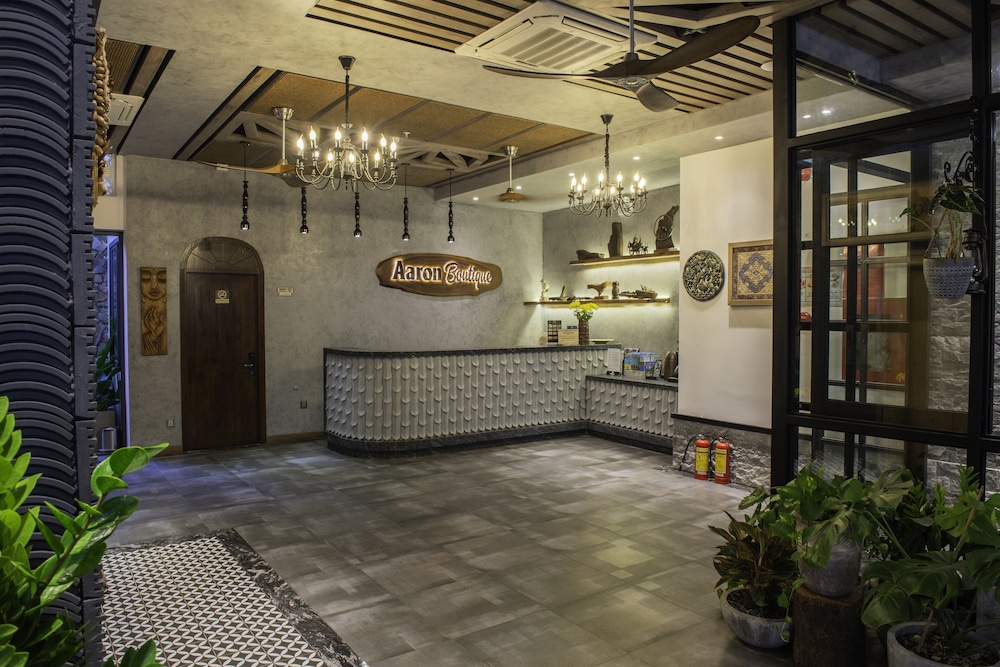 aaron boutique hotel