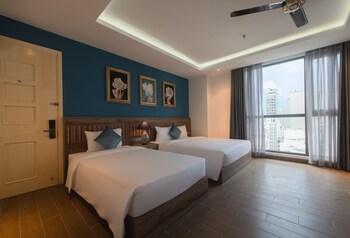 aaron boutique hotel