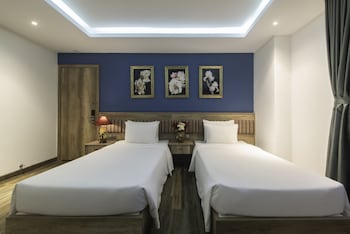 aaron boutique hotel