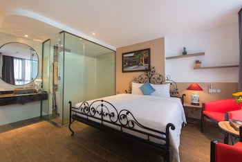 aaron boutique hotel