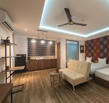 aaron boutique hotel