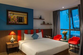 aaron boutique hotel