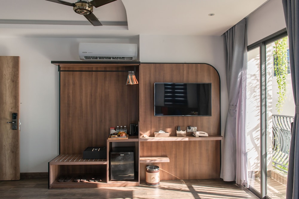 aaron boutique hotel