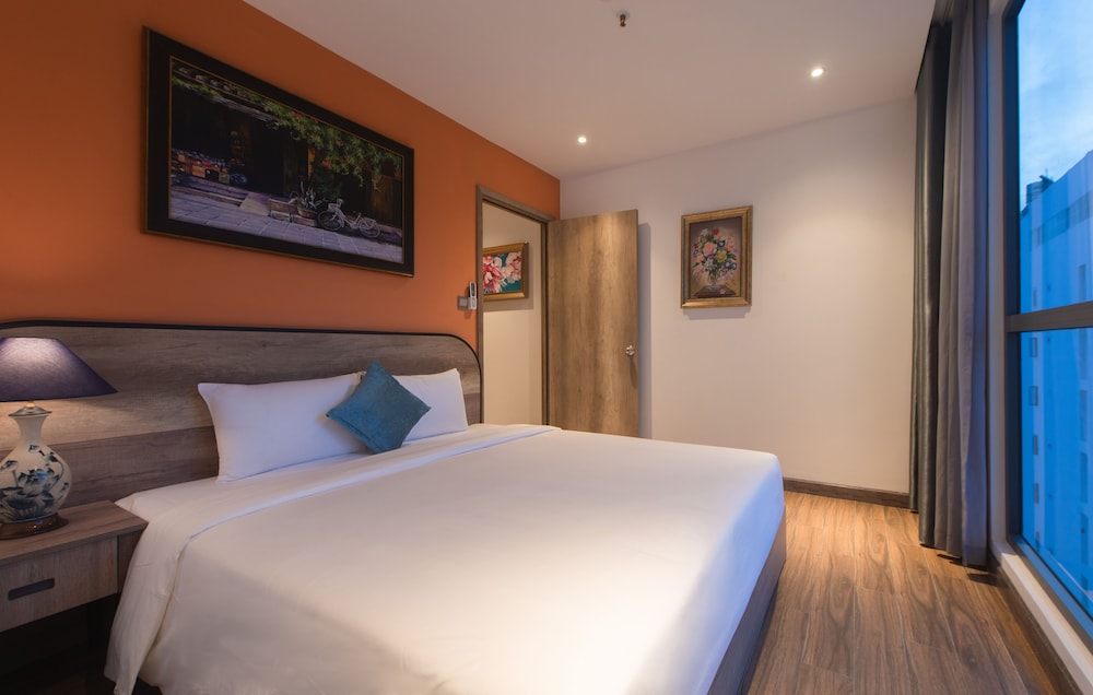 aaron boutique hotel