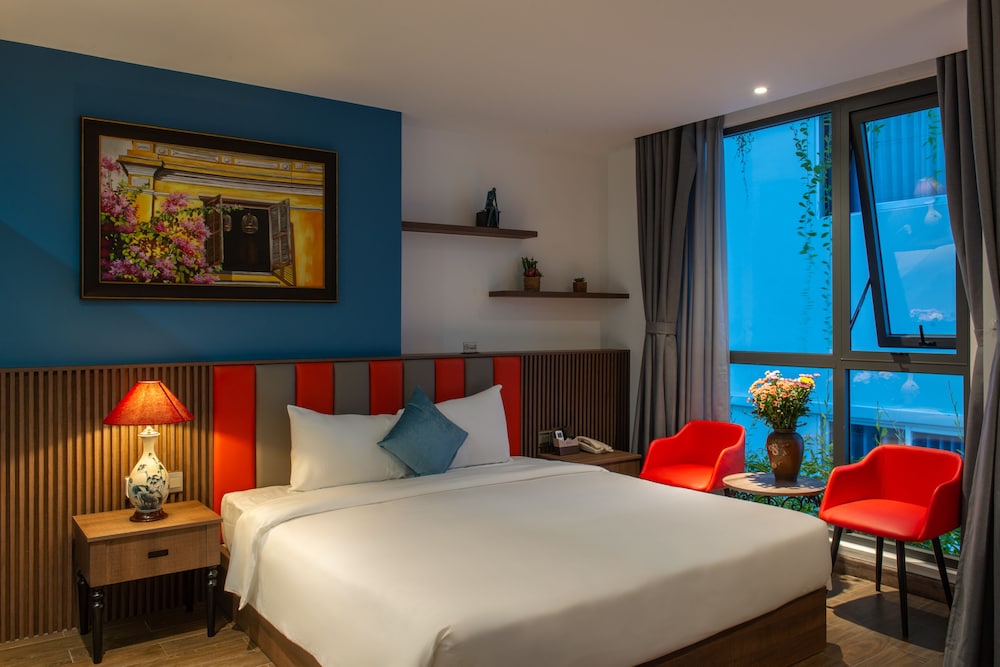 aaron boutique hotel