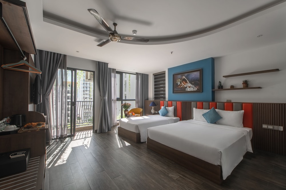 aaron boutique hotel