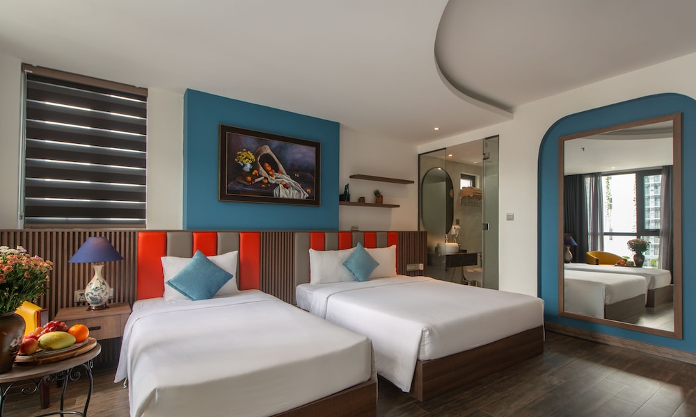 aaron boutique hotel