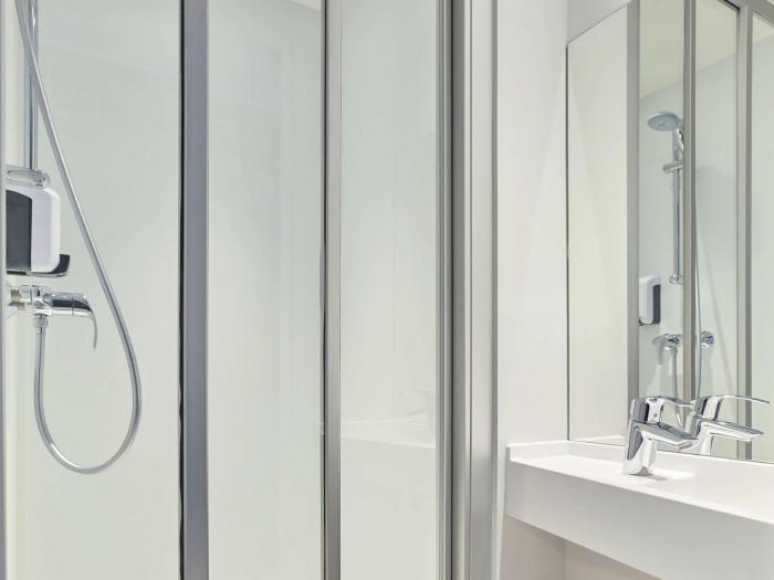 hotelf1 paris porte de chatillon renove