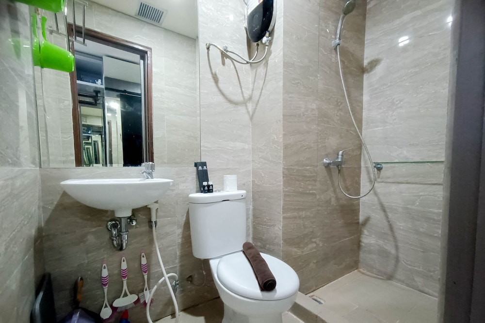 relaxing studio at vida view makassar apartment