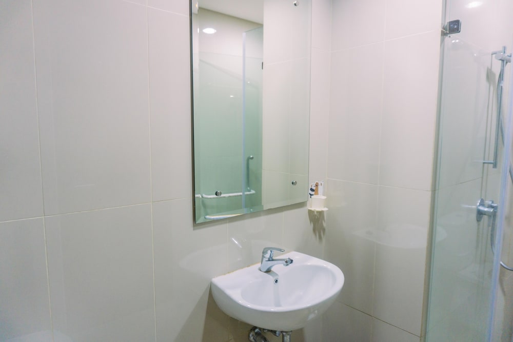 cozy stay 1br at m town signature apartment